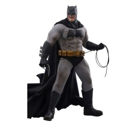 Batman: The Dark Knight Returns Comic Masterpiece Action Figure 1/6 Batman 32 cm