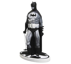 Batman Black and White Statue Mike Mignola Variant 19 cm