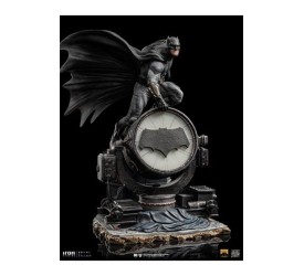 Zack Snyder's Justice League Deluxe Art Scale Statue 1/10 Batman on Batsignal 28 cm